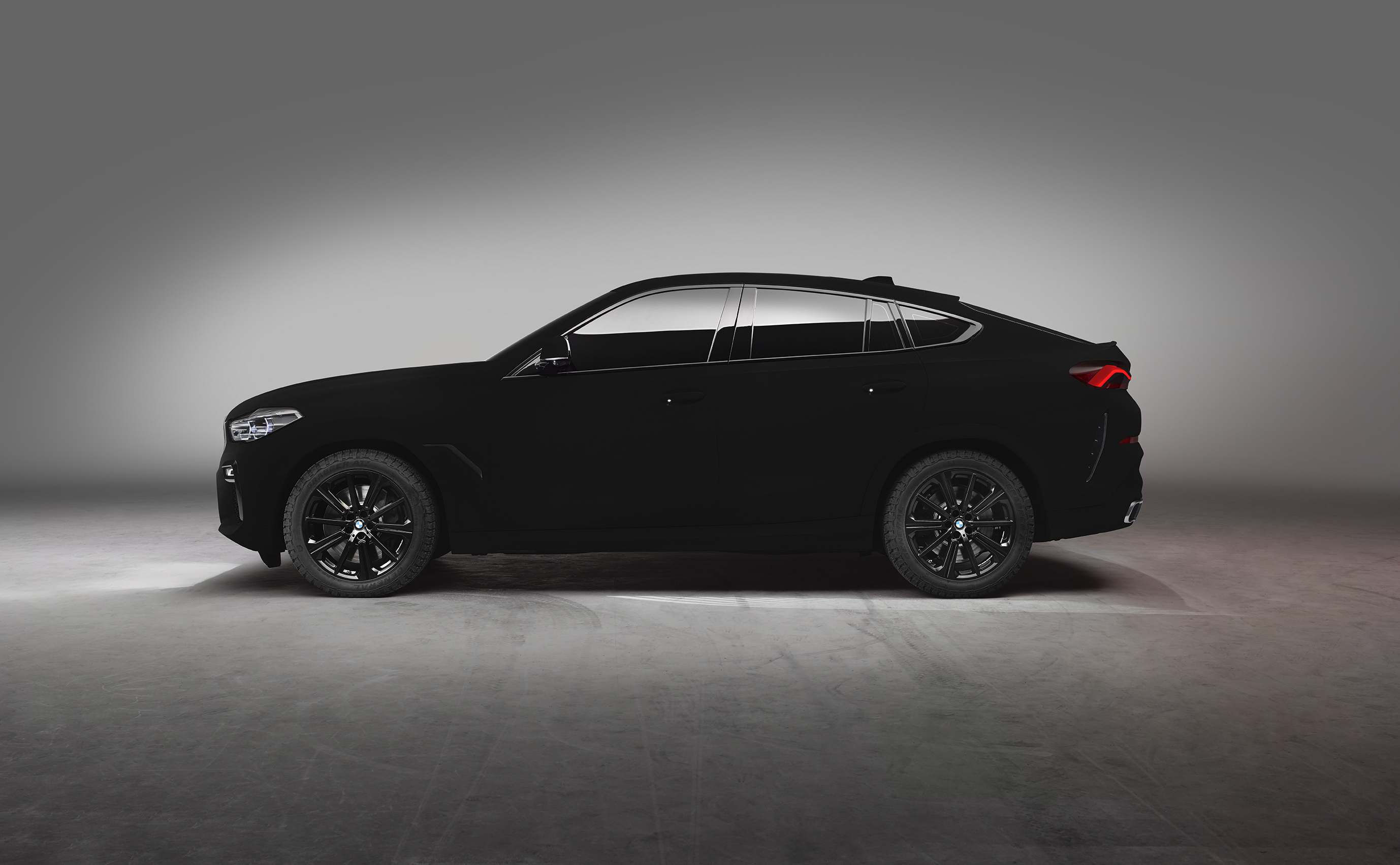 BMW Lance Une Voiture En Vantablack Qui Ressemble Un Trou Noir   BMW Vantablack X6 (2)  BMW 